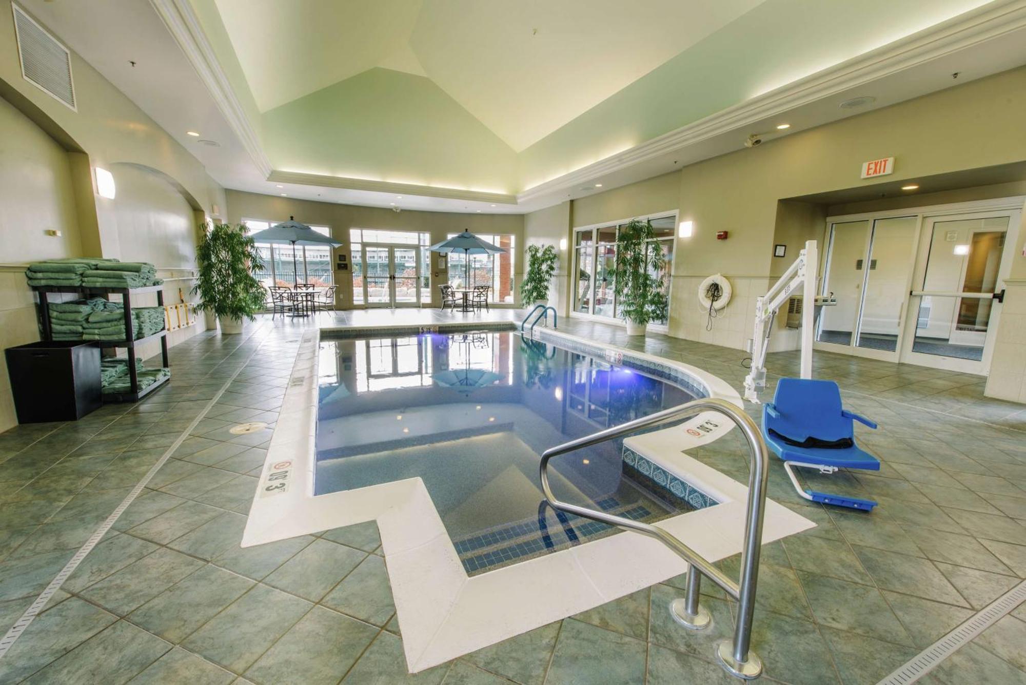 Hilton Garden Inn Manchester Downtown Exterior foto